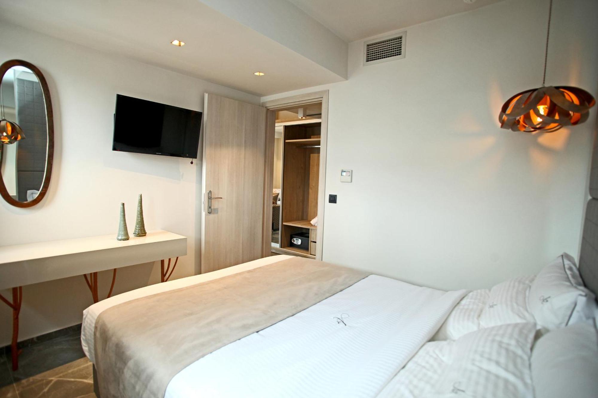 Athinais Luxury Apartments Hanioti Eksteriør billede