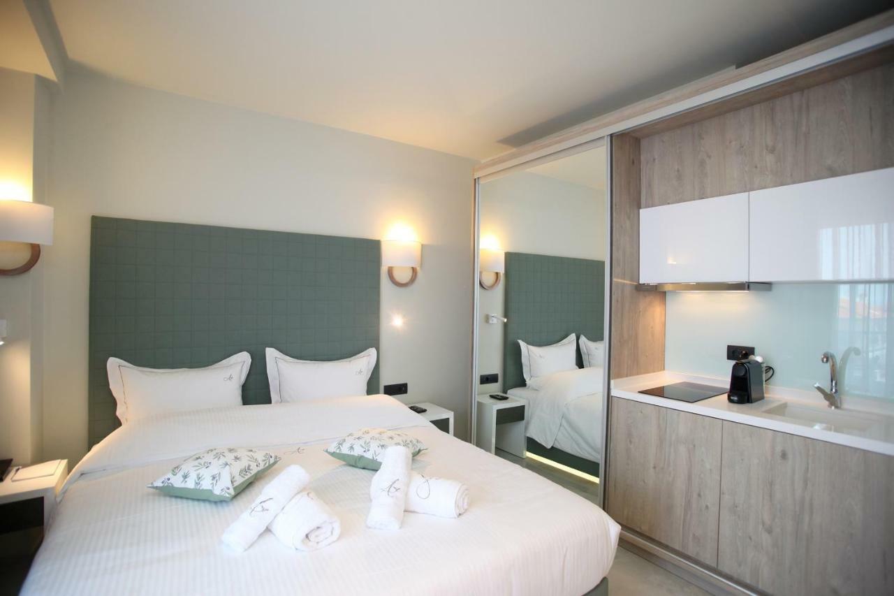 Athinais Luxury Apartments Hanioti Eksteriør billede